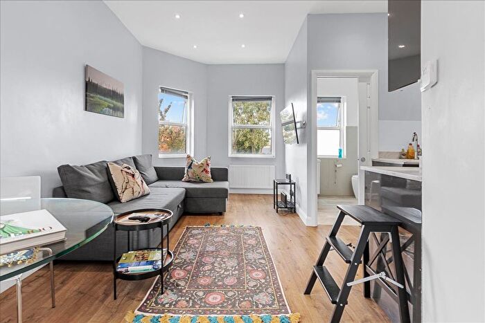 1 Bedroom Flat To Rent In Mary Place, London, W11