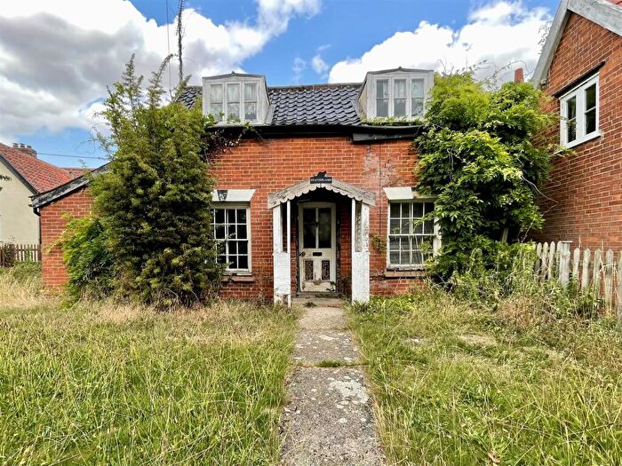 3 Bedroom Cottage For Sale In Common Road, Shelfanger, IP22