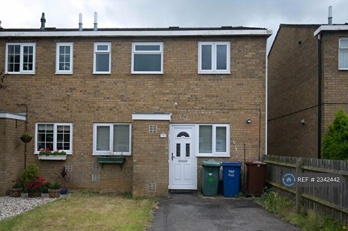 3 Bedroom End Of Terrace House To Rent In Lincoln Close, Bicester, OX26