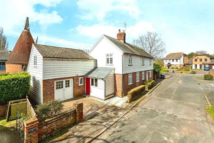 4 Bedroom Semi Detached House For Sale In Carpenters Lane, Hadlow, Tonbridge, Kent, TN11