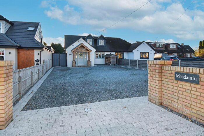 4 Bedroom Semi-Detached House For Sale In Wyatts Green Road, Wyatts Green, Brentwood, CM15