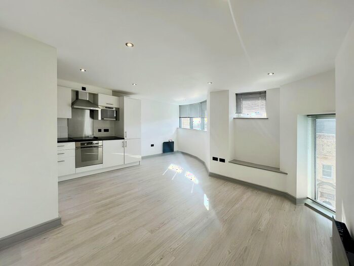 2 Bedroom Flat To Rent In Peter Lane, York, YO1