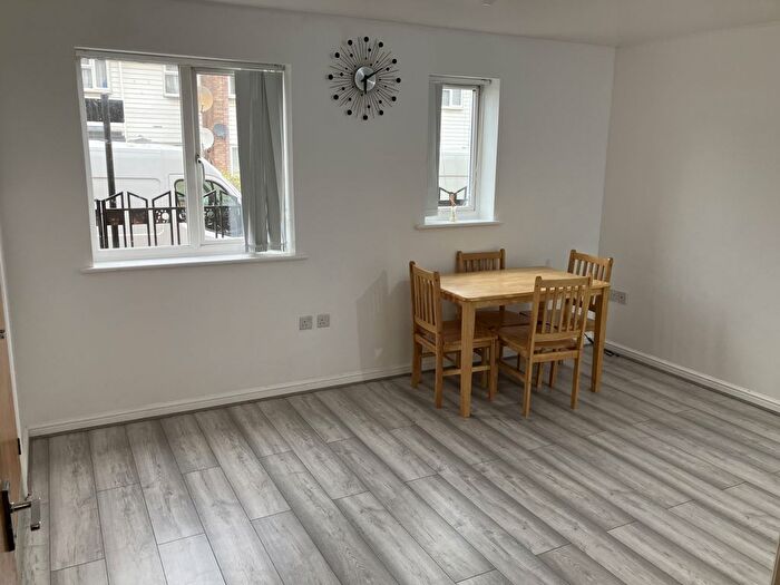 2 Bedroom Flat To Rent In Garvary Road, Docklands, London, E16