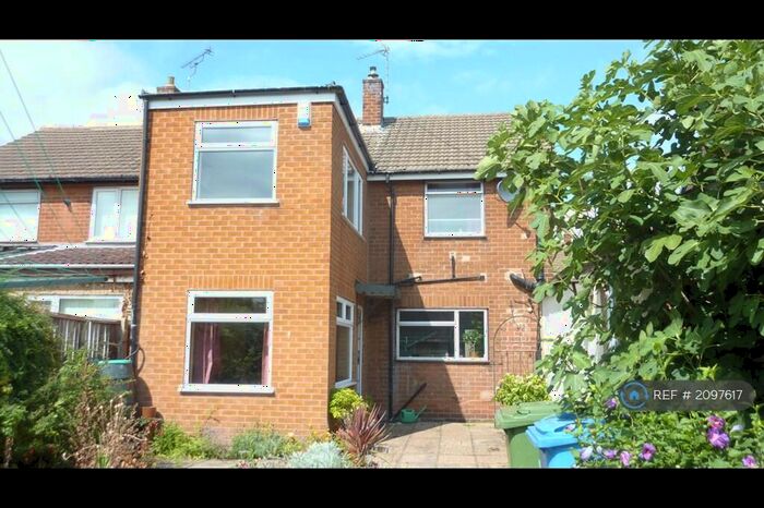 4 Bedroom Semi-Detached House To Rent In Hemmingfield Crescent, Worksop, S81