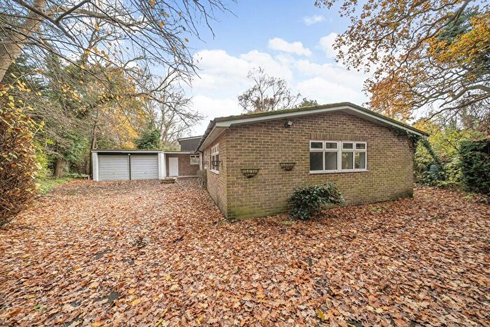 5 Bedroom Bungalow To Rent In St Pauls Wood Hill Orpington, BR5
