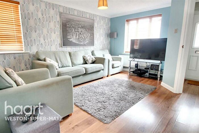 3 Bedroom Semi-Detached House To Rent In Bransby Way, BS24