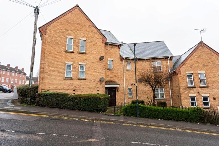 2 Bedroom Flat To Rent In Mark Street, Chatham, ME4