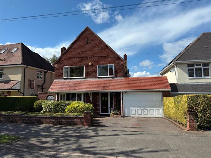 3 Bedroom Detached House For Sale In Beckman Road, Stourbridge, DY9