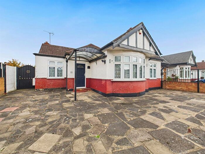 3 Bedroom Detached Bungalow For Sale In Howletts Lane, Ruislip, HA4