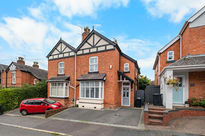 3 Bedroom Semi-Detached House For Sale In Highfield Road, Bromsgrove, B61