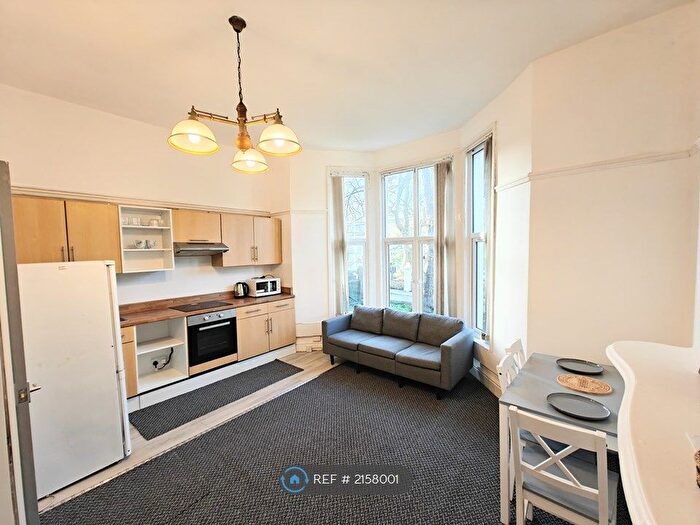 2 Bedroom Flat To Rent In Fairfield Crescent, Fairfield, Liverpool, L6