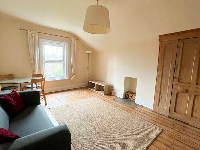 2 Bedroom Flat To Rent In Clyde Road, West Didsbury, M20
