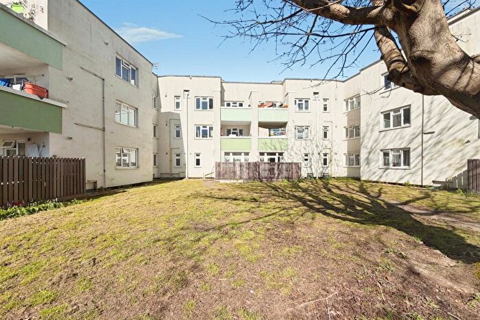 1 Bedroom Flat To Rent In Woolley House, Craven Walk, SO14