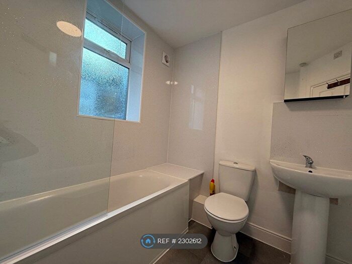 3 Bedroom Flat To Rent In London Road, Croydon, CR0