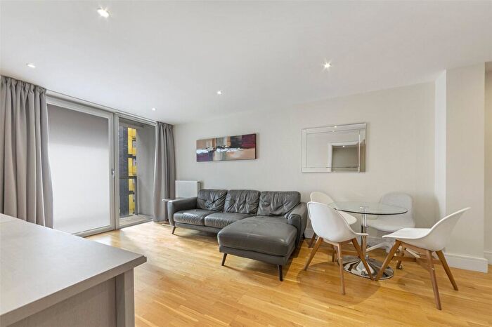 1 Bedroom Apartment To Rent In Cobalt Point, Millharbour, London, E14