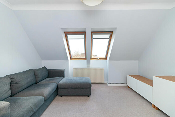 2 Bedroom Flat For Sale In Glenagnes Road, Dundee, DD2