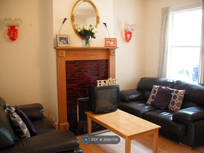 4 Bedroom Terraced House To Rent In Lyndhurst Road, Bath, BA2