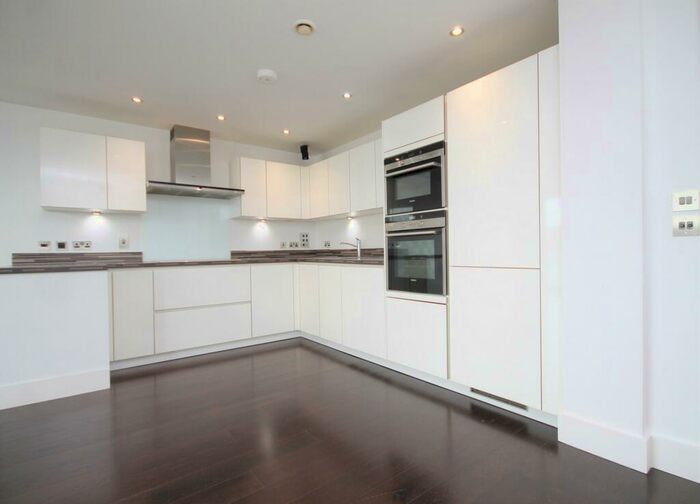 3 Bedroom Apartment To Rent In Regents Canal Side, Camden Road, Camden, NW1