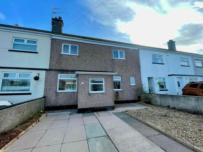 2 Bedroom House To Rent In Ffordd Penrhyn, LL30