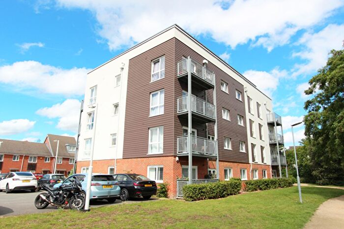 1 Bedroom Flat For Sale In Henslow Cresent, Dartford, Kent, DA1