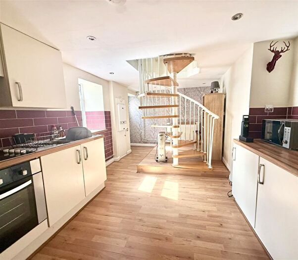 1 Bedroom Property To Rent In Front Street, Pembroke Dock, SA72