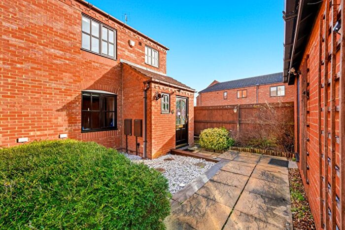 3 Bedroom Semi Detached House For Sale In Clare Croft, Middleton, MK10