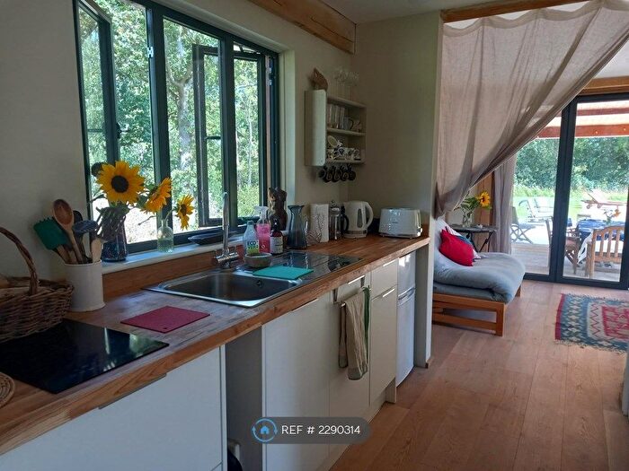 1 Bedroom Bungalow To Rent In Pearsons Green Road, Tonbridge, TN12