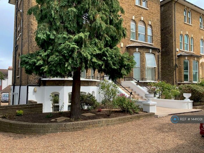 2 Bedroom Flat To Rent In Addiscombe Road, Croydon, CR0