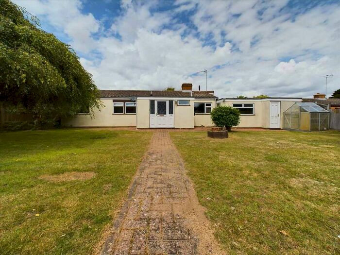 3 Bedroom Bungalow For Sale In St Mary's Park, Bucklesham, IP10