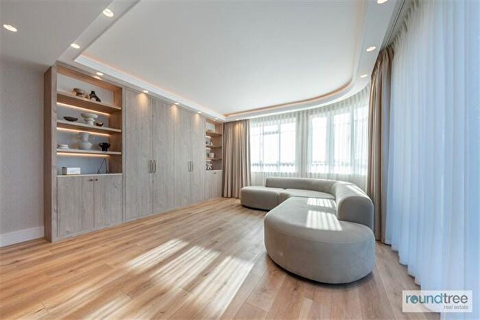 3 Bedroom Flat To Rent In Golders Green Road, Golders Green, NW11