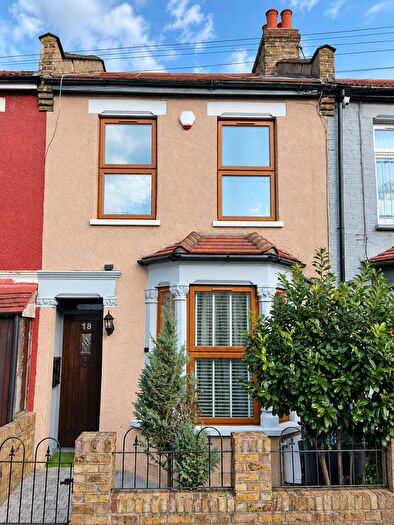 4 Bedroom Terraced House To Rent In Raynham Avenue, Edmonton, N18