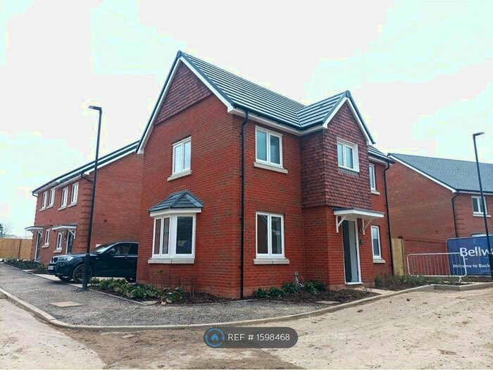 3 Bedroom Detached House To Rent In Masar Close, Epsom, KT19