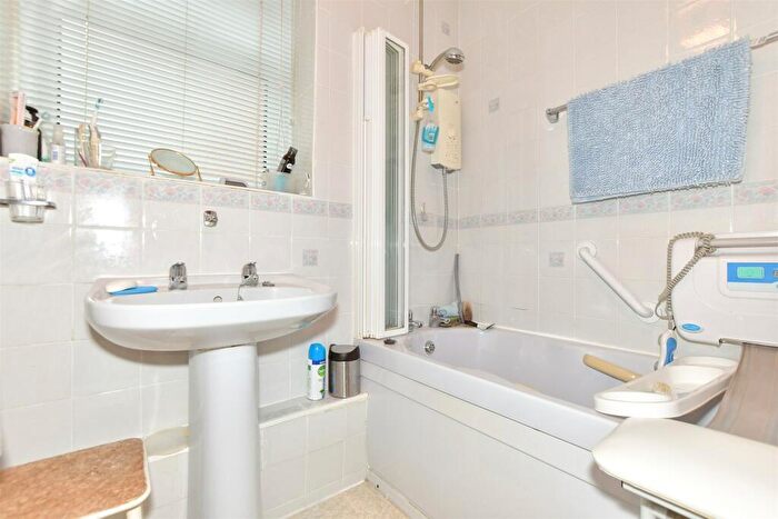 2 Bedroom Flat For Sale In London Road, River, Kent, CT17
