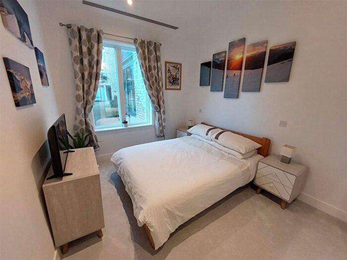 1 Bedroom Flat To Rent In Santina Apartments, Cherry Orchard Road, Croydon, CR0