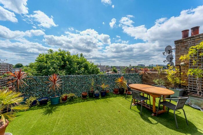 3 Bedroom Flat To Rent In Addison Gardens, Brook Green, London, W14