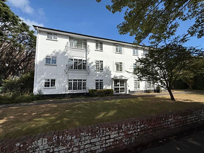 1 Bedroom Flat For Sale In St. Botolphs Road, Worthing, BN11