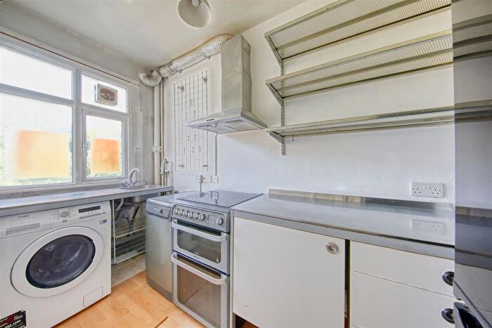 1 Bedroom Flat To Rent In Brixton Hill Court, Brixton Hill, SW2