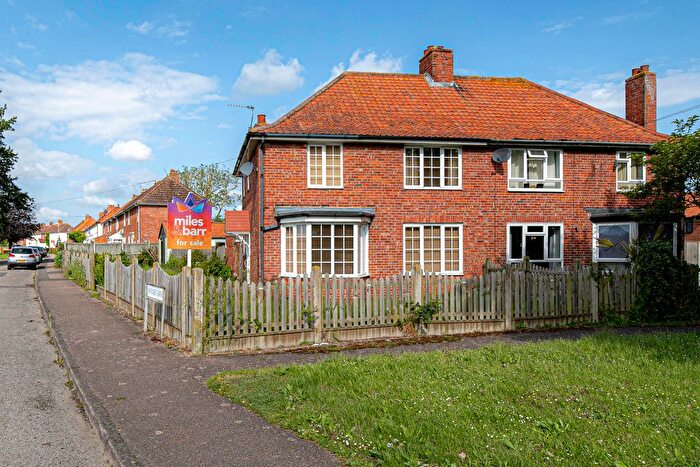 3 Bedroom Semi Detached House For Sale In Spinney Lane, Aylesham, Canterbury, Kent, CT3