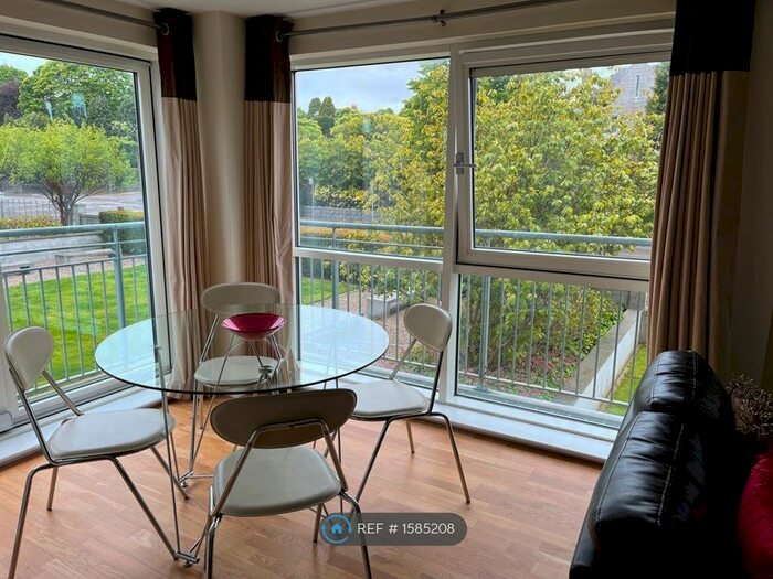2 Bedroom Flat To Rent In Queens Highlands, Aberdeen, AB15