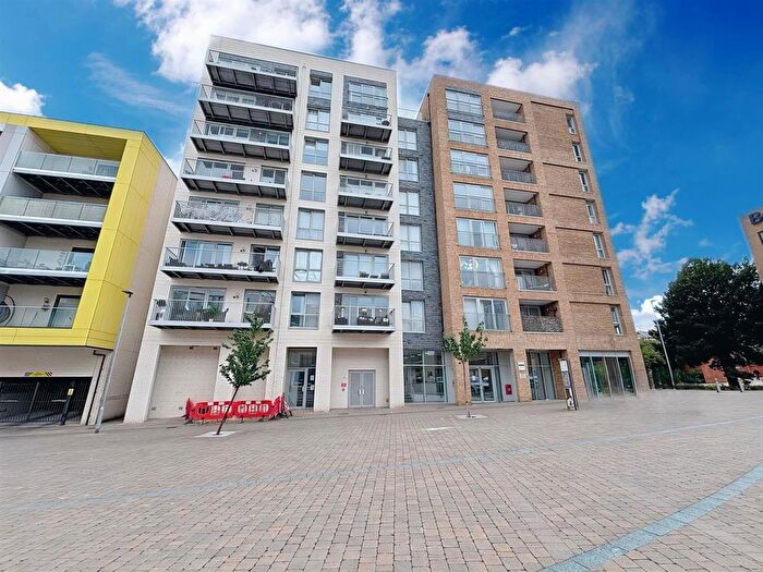 2 Bedroom Flat For Sale In Cunard Square, Chelmsford, CM1