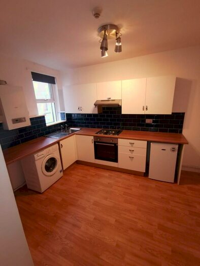 1 Bedroom Flat To Rent In Newport Road, Cardiff(City), CF24