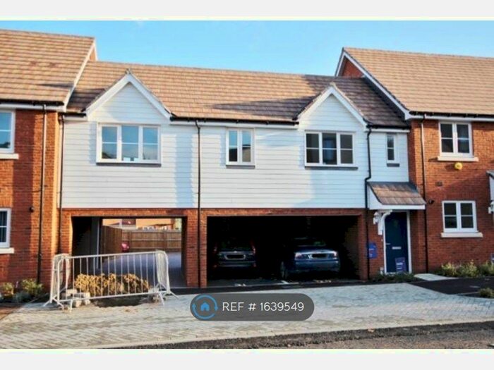 2 Bedroom Flat To Rent In Chancel Drive, Wainscott, Rochester, ME3