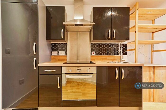 2 Bedroom Flat To Rent In Cross Green Lane, Leeds, LS9