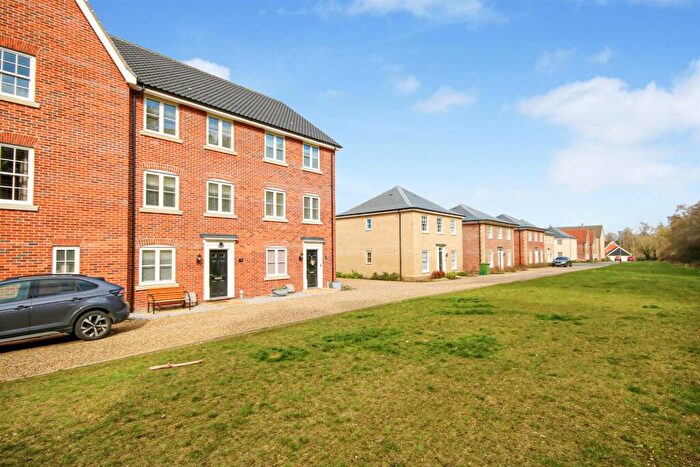 4 Bedroom Terraced House For Sale In Grouse Close, Sprowston, NR7