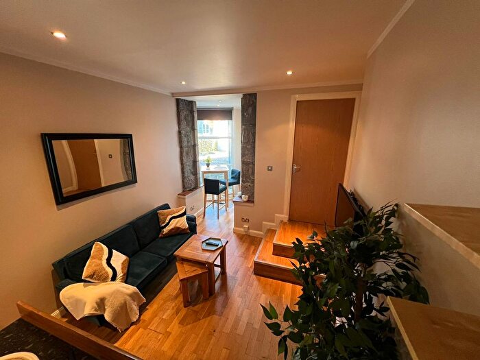 2 Bedroom Flat To Rent In Beechgrove Terrace, Aberdeen, AB15