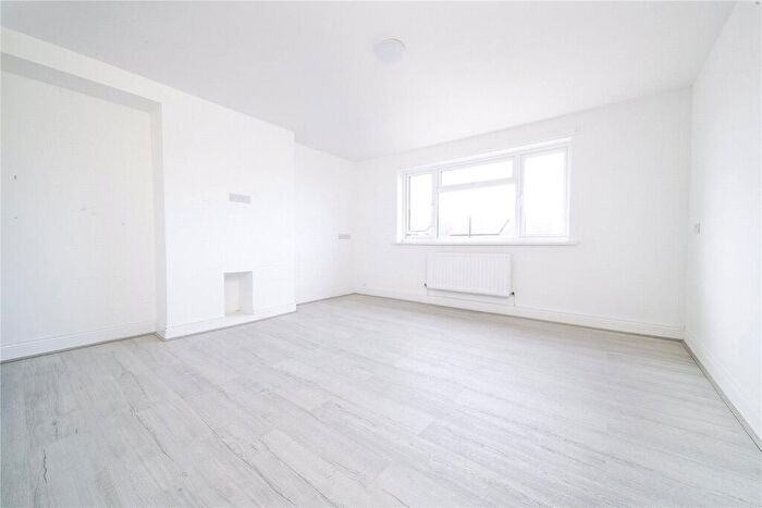 3 Bedroom Apartment To Rent In Gleneagles Road, Sunderland, SR4
