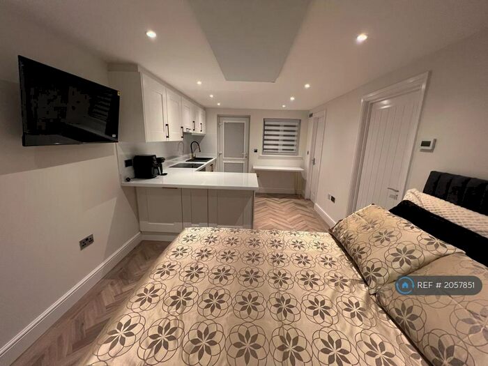 Studio To Rent In Yew Tree Avenue, Saughall, Chester, CH1