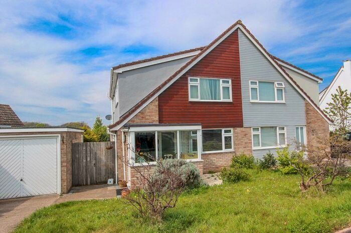 4 Bedroom Semi-Detached House To Rent In Ash Grove, Clevedon, BS21