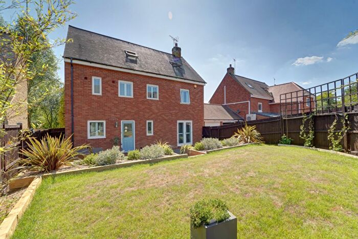 5 Bedroom Detached House For Sale In Wagstaff Way, Olney, MK46