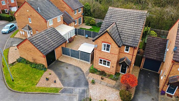 3 Bedroom Detached House For Sale In Warwick Gardens, Thrapston, NN14